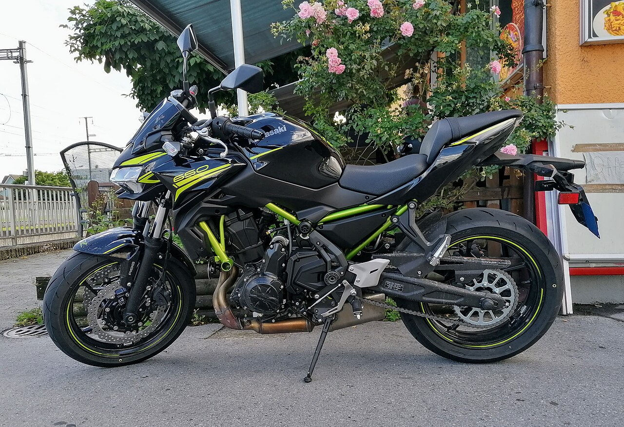 Yamaha MT-07 vs Kawasaki Z650: which middleweight naked to buy