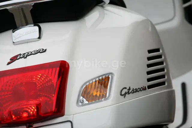 Vespa GTS 2022